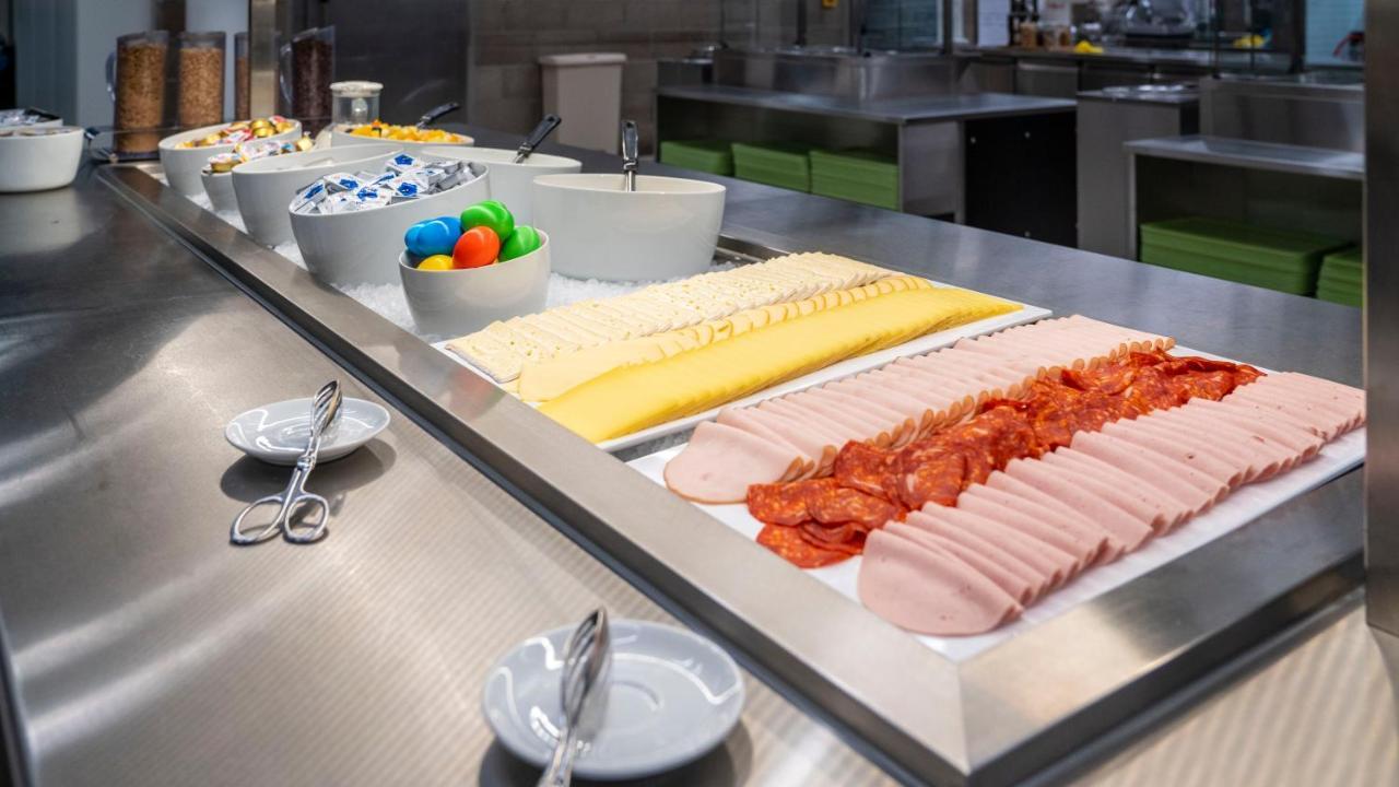 Centre Loewenberg Hotel Murten Ngoại thất bức ảnh
